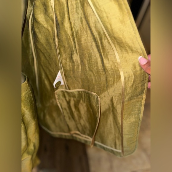 Marisa Minicucci 2 Piece Light Weight Suit - Picture 7 of 9